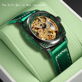 4 pièces Montre Mécanique Homme en PU & Coffret Cadeau avec Ceinture Assortie - Motif Sculpté Jaune-Vert (Bracelet, Collier, Bague)